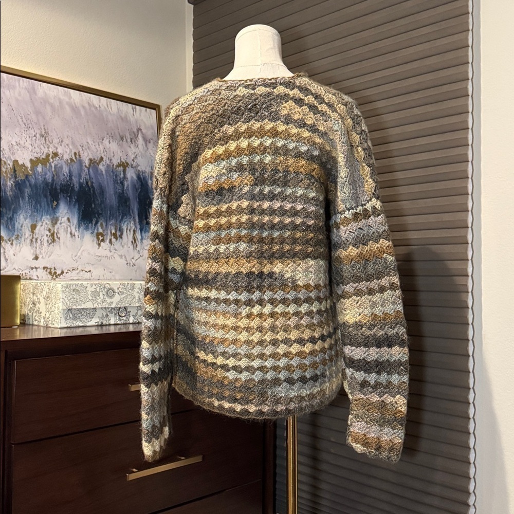 One of a kind - Hand Knit Women's Cardigan Sweater. - Picture 4 of 7